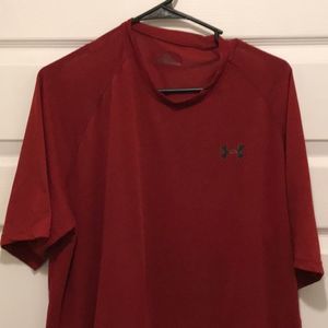 Men’s Under Armor t shirt in sheer red